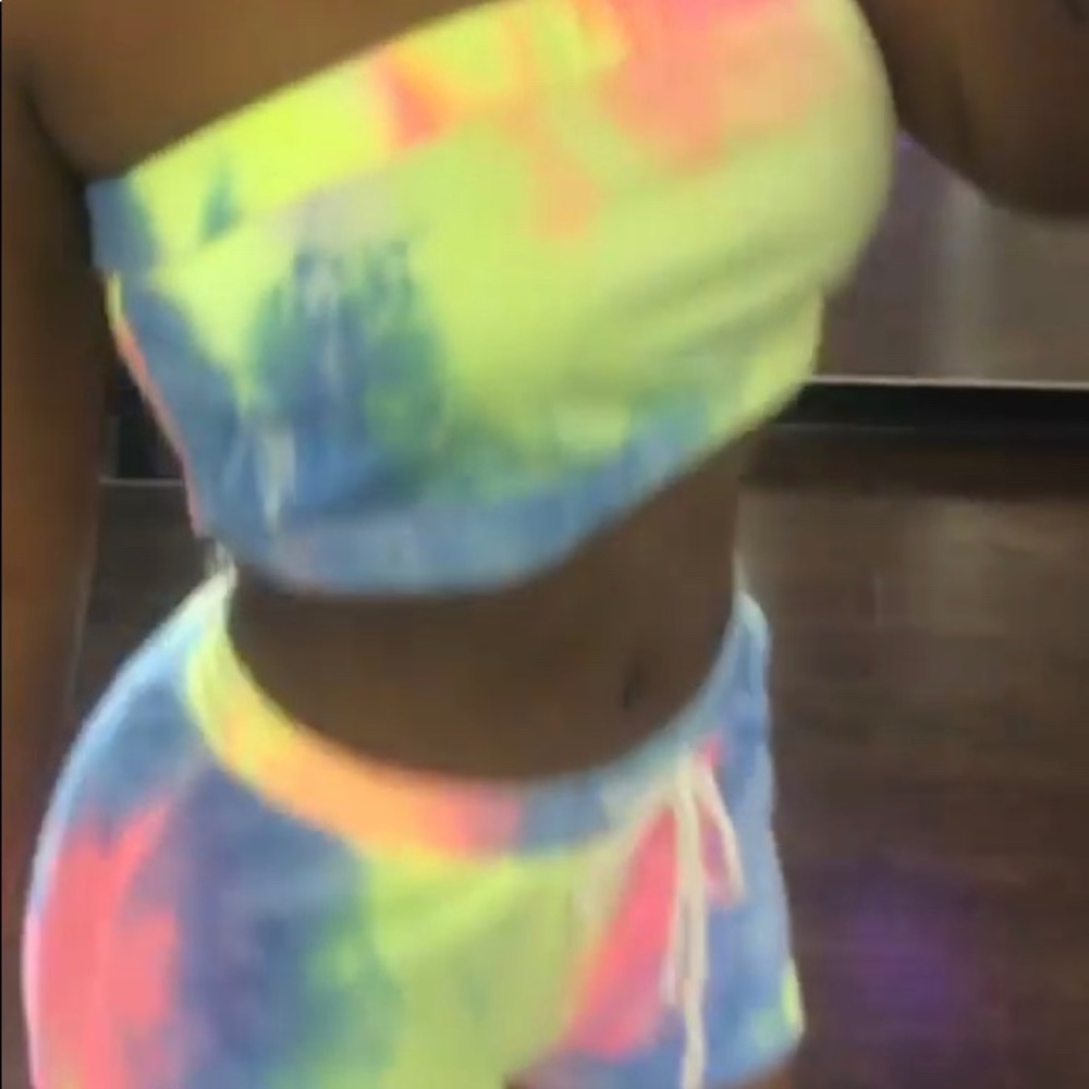 Tie dye shirt set (lots of stretch)